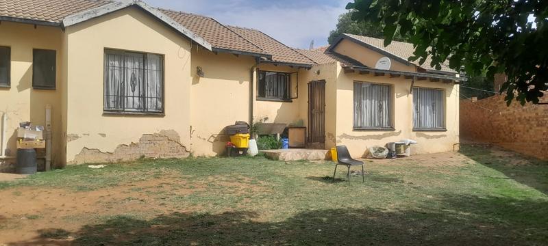 5 Bedroom Property for Sale in Lombardy East Gauteng