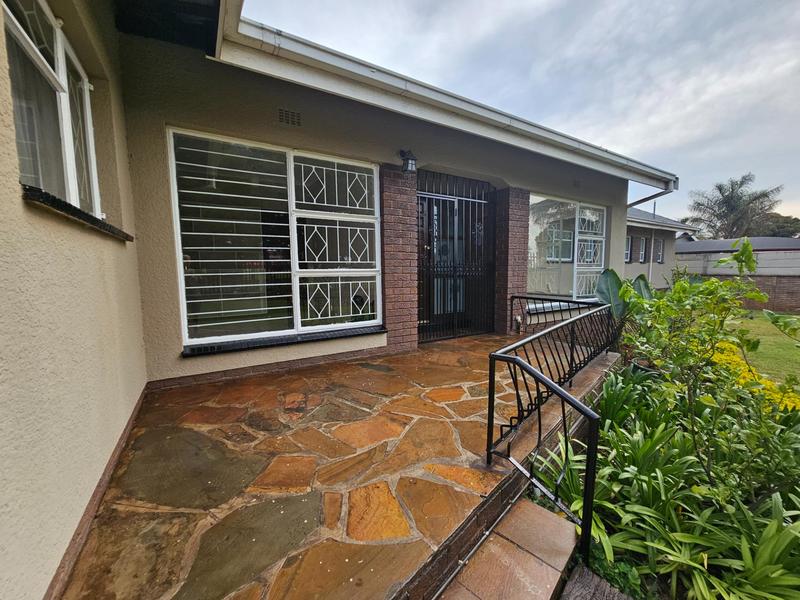 To Let 5 Bedroom Property for Rent in Constantia Kloof Gauteng