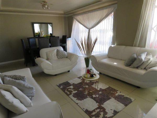 To Let 2 Bedroom Property for Rent in Northwold Gauteng