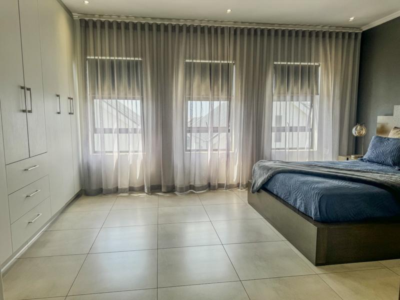 To Let 4 Bedroom Property for Rent in Pinehaven Gauteng