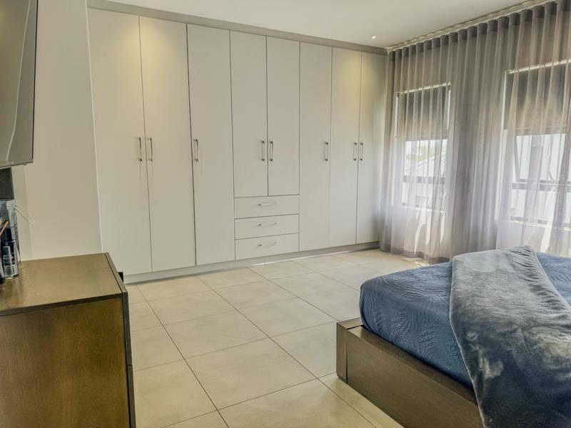 To Let 4 Bedroom Property for Rent in Pinehaven Gauteng