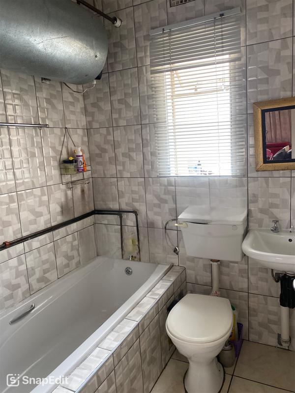 2 Bedroom Property for Sale in Fleurhof Gauteng