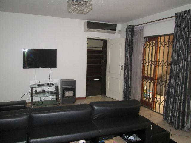 To Let 3 Bedroom Property for Rent in Barbeque Downs Gauteng