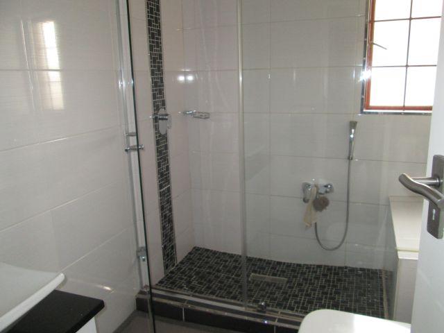 To Let 3 Bedroom Property for Rent in Barbeque Downs Gauteng