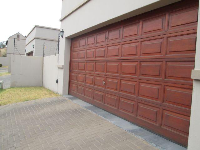 To Let 3 Bedroom Property for Rent in Barbeque Downs Gauteng