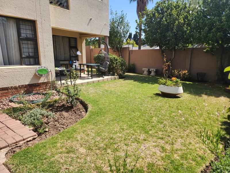 2 Bedroom Property for Sale in Sunninghill Gauteng