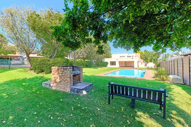 2 Bedroom Property for Sale in Sunninghill Gauteng