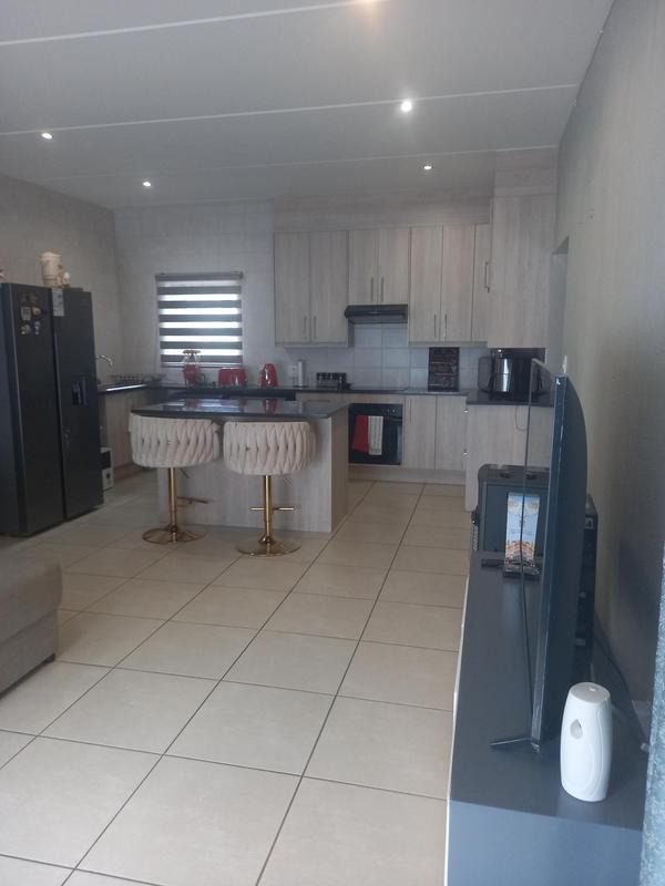 To Let 2 Bedroom Property for Rent in Victory Park Gauteng