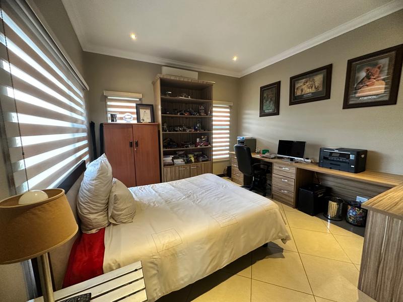 4 Bedroom Property for Sale in Monavoni Gauteng