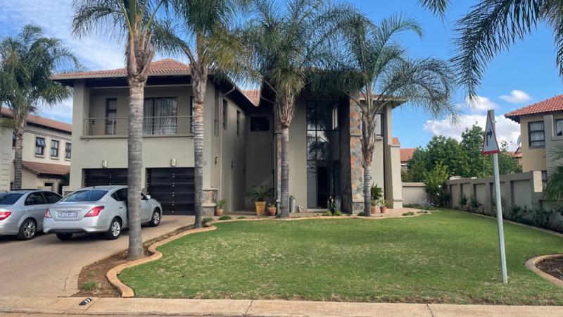 4 Bedroom Property for Sale in Monavoni Gauteng