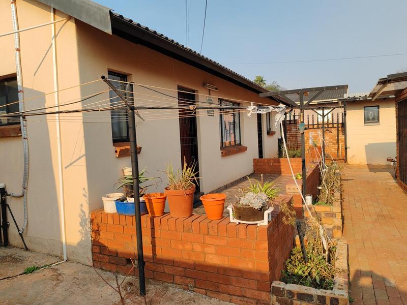 3 Bedroom Property for Sale in Lenasia South Gauteng