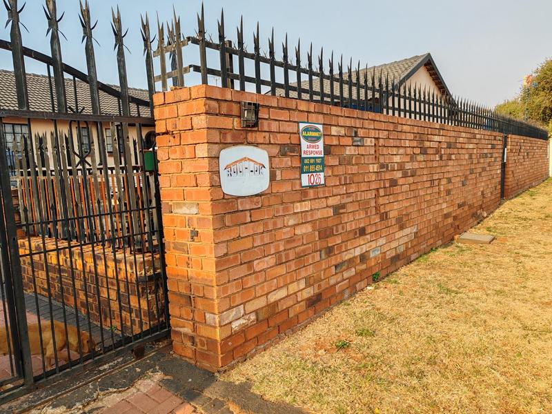 3 Bedroom Property for Sale in Lenasia South Gauteng