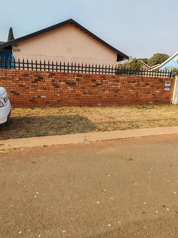 3 Bedroom Property for Sale in Lenasia South Gauteng