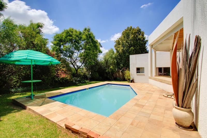 3 Bedroom Property for Sale in Hurlingham Manor Gauteng