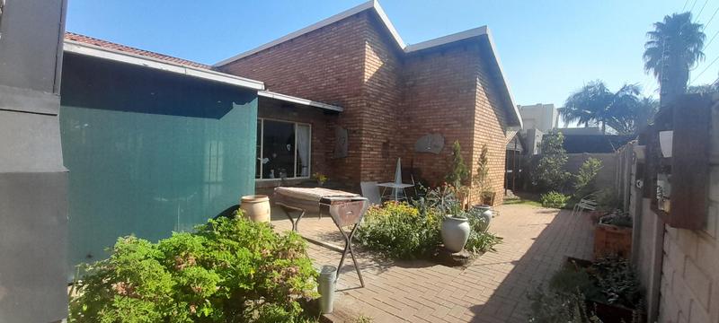 3 Bedroom Property for Sale in Wierda Park Gauteng