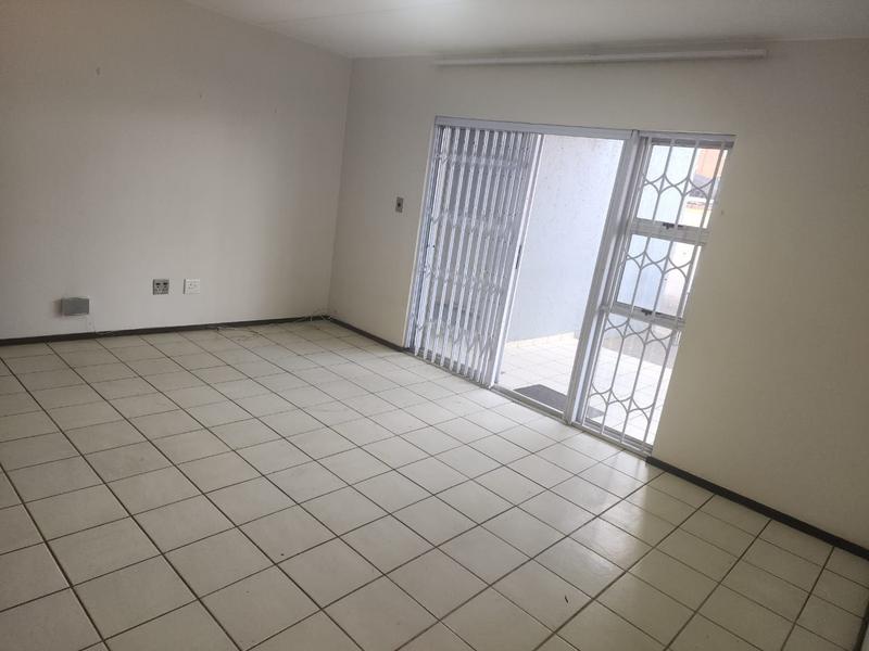 To Let 2 Bedroom Property for Rent in Bardene Gauteng