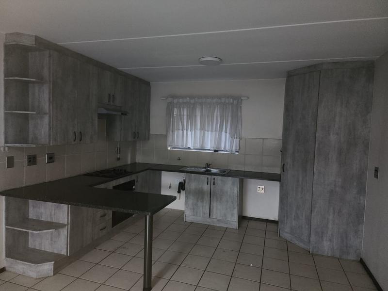 To Let 2 Bedroom Property for Rent in Bardene Gauteng