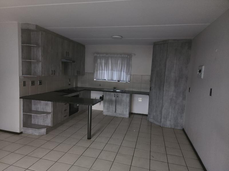 To Let 2 Bedroom Property for Rent in Bardene Gauteng