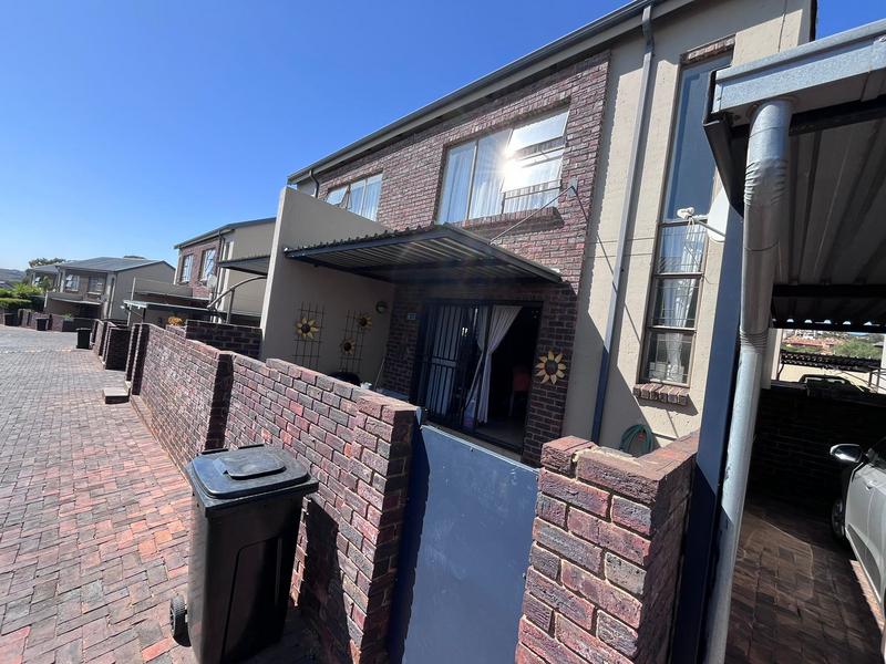 To Let 2 Bedroom Property for Rent in Noordheuwel Gauteng