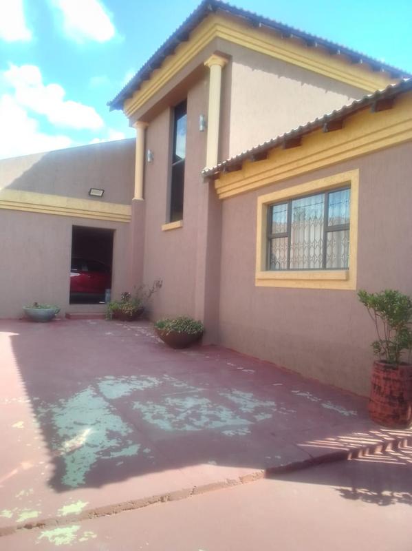 5 Bedroom Property for Sale in South Hills Gauteng