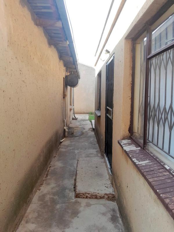 3 Bedroom Property for Sale in Dobsonville Gauteng