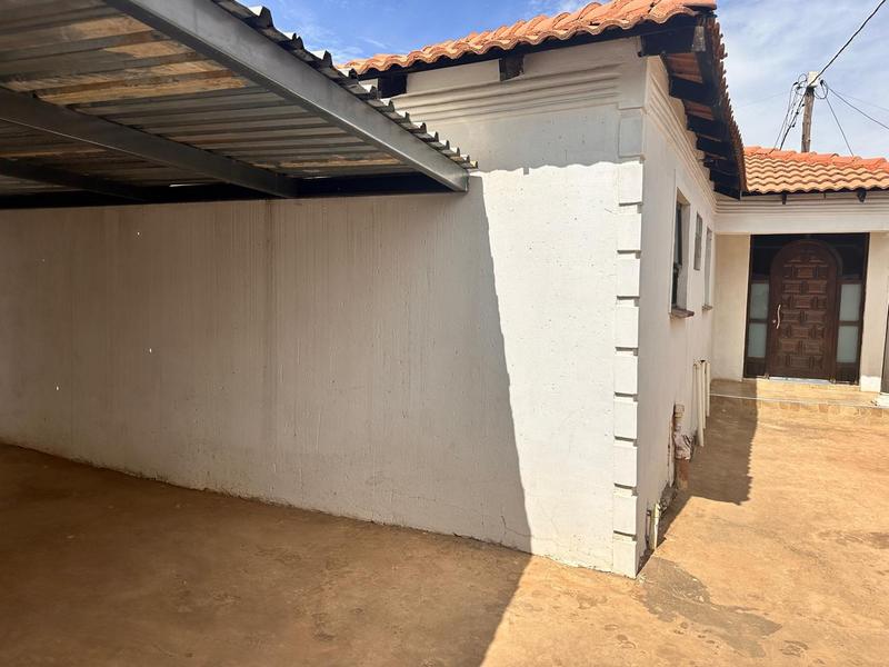 2 Bedroom Property for Sale in Slovoville Gauteng