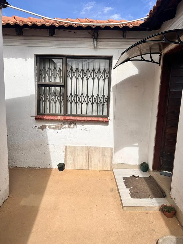 2 Bedroom Property for Sale in Slovoville Gauteng