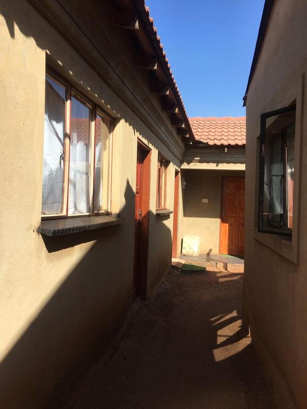 2 Bedroom Property for Sale in Phake Gauteng