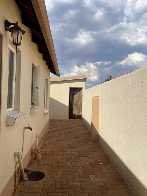 2 Bedroom Property for Sale in Daveyton Gauteng