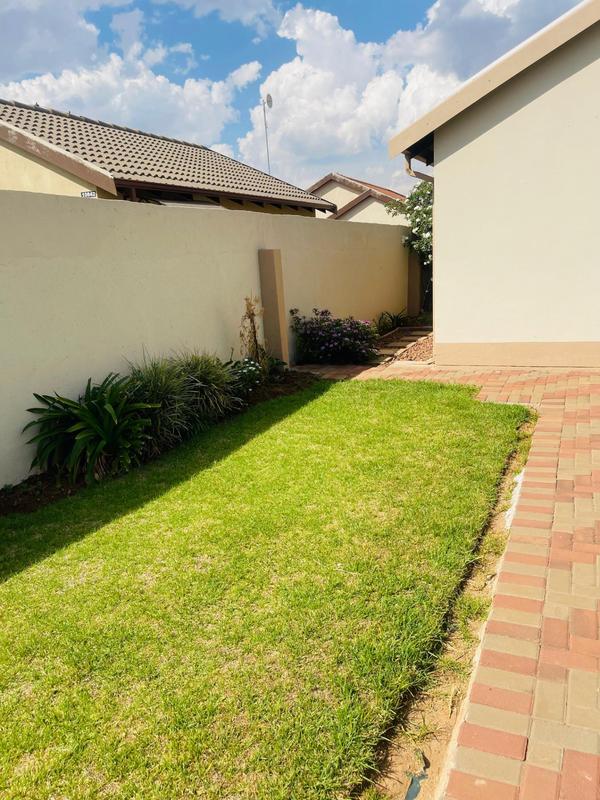 2 Bedroom Property for Sale in Daveyton Gauteng