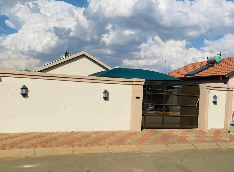 2 Bedroom Property for Sale in Daveyton Gauteng