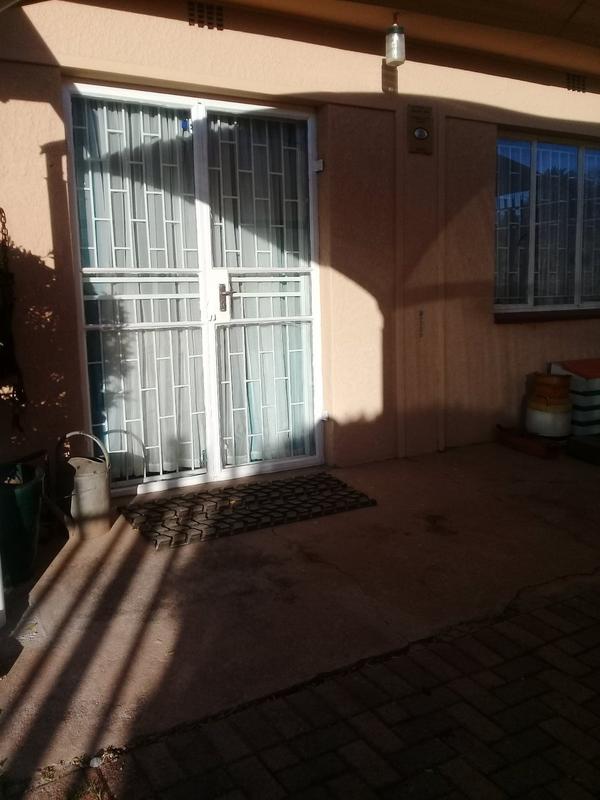 To Let 1 Bedroom Property for Rent in Rant En Dal Gauteng