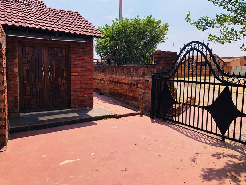 3 Bedroom Property for Sale in Vosloorus Gauteng