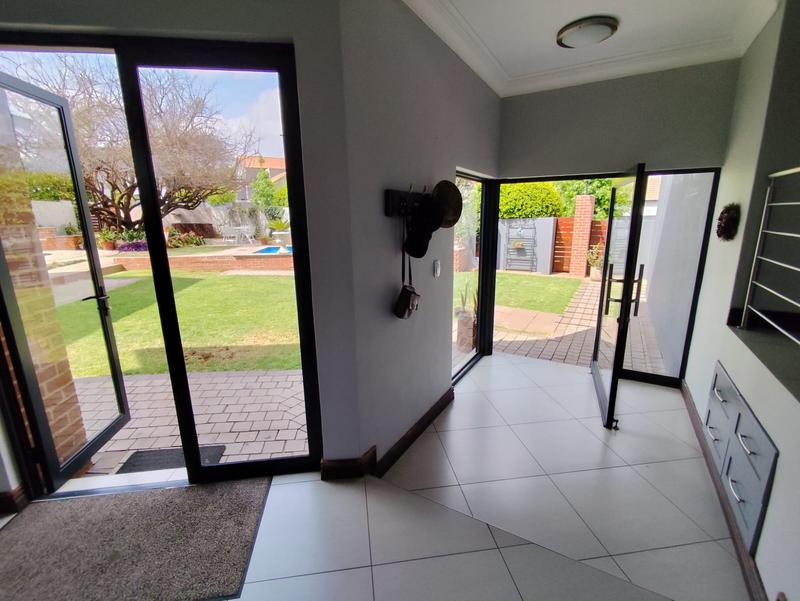To Let 4 Bedroom Property for Rent in Midstream Ridge Gauteng