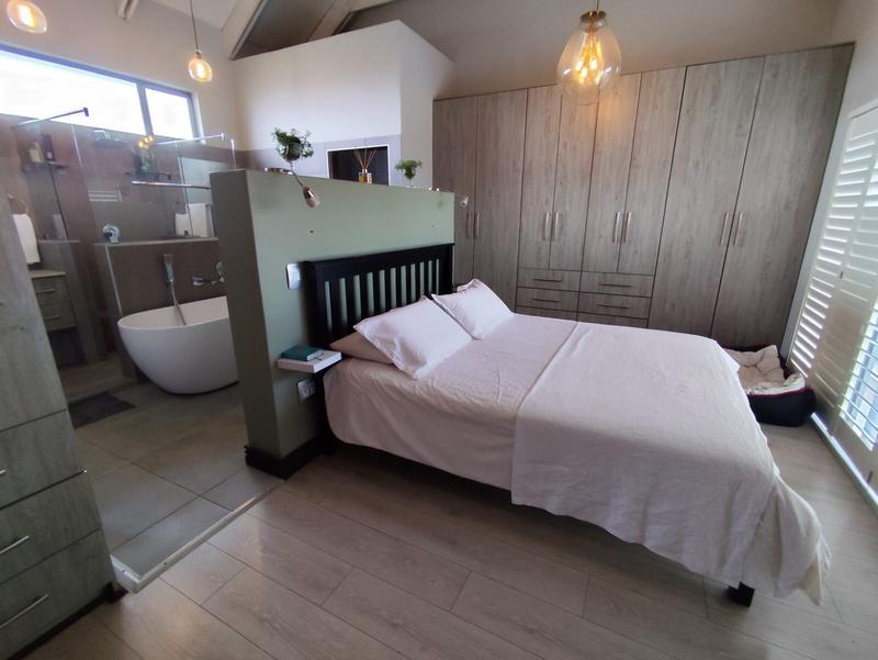 To Let 4 Bedroom Property for Rent in Midstream Ridge Gauteng