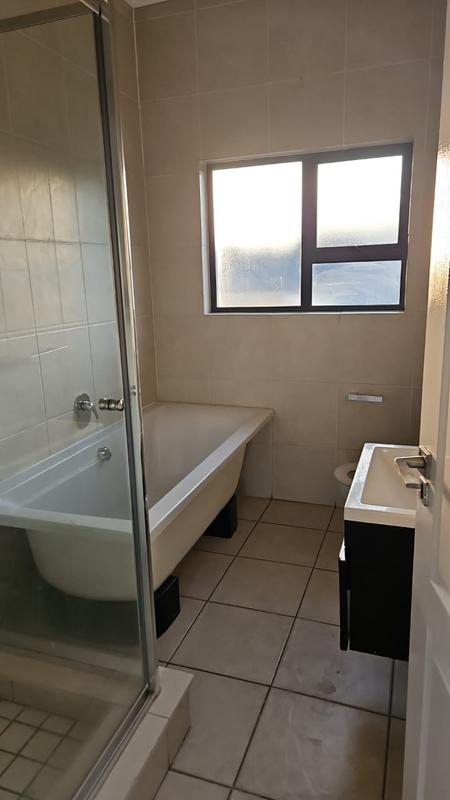 To Let 2 Bedroom Property for Rent in Oakdene Gauteng