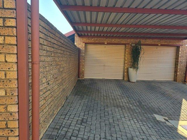 2 Bedroom Property for Sale in Magalieskruin Gauteng