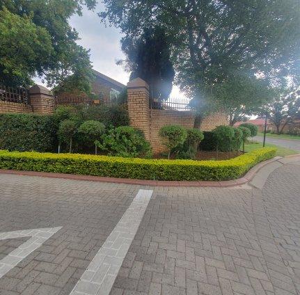 2 Bedroom Property for Sale in Magalieskruin Gauteng