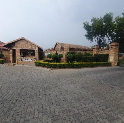 2 Bedroom Property for Sale in Magalieskruin Gauteng