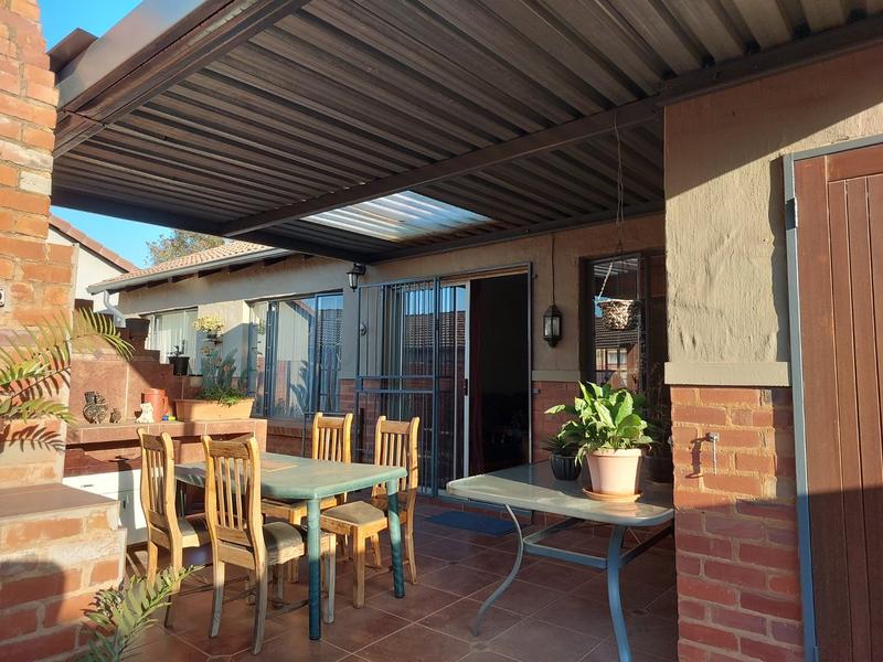 2 Bedroom Property for Sale in Montana Gauteng