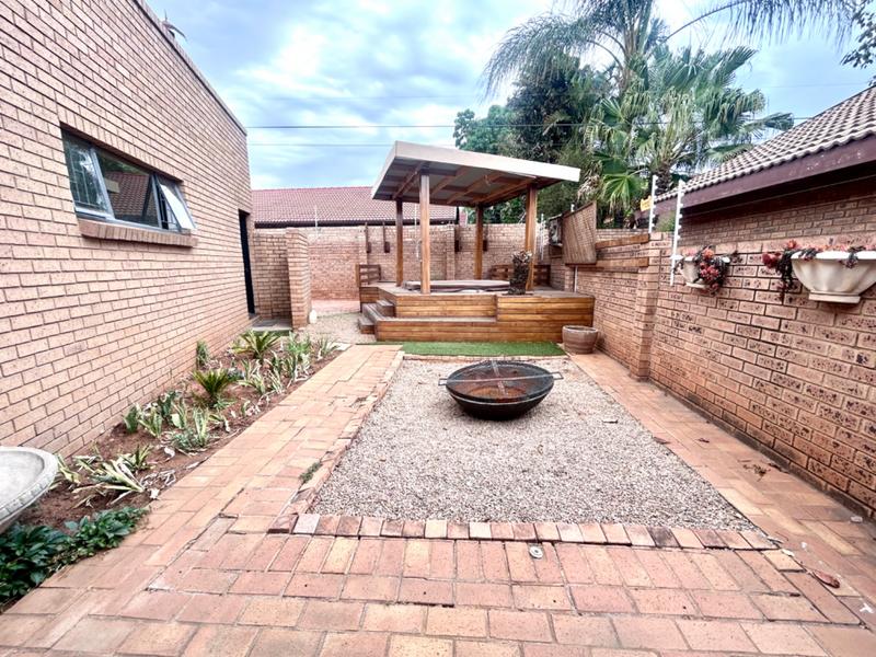 5 Bedroom Property for Sale in Montana Park Gauteng