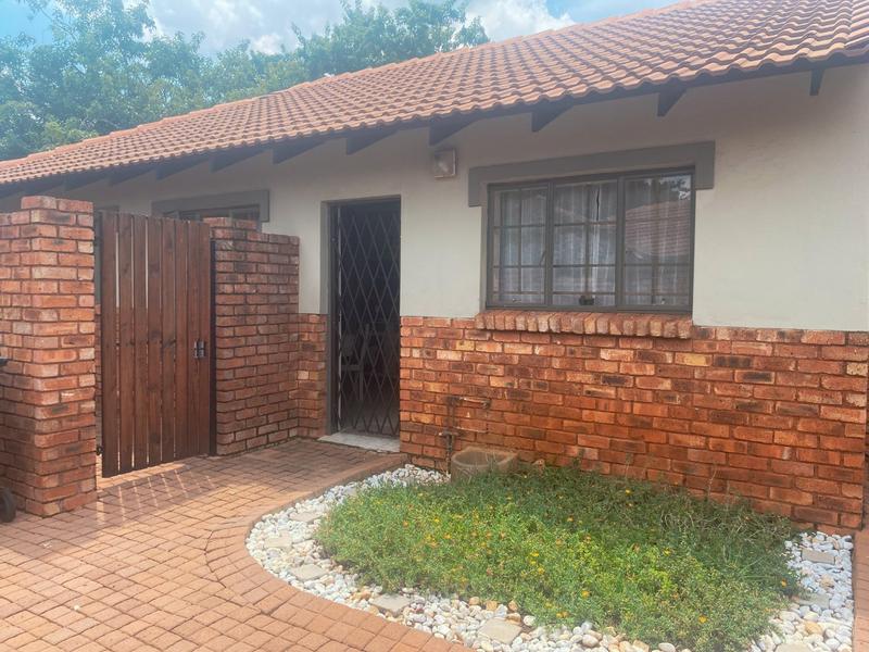 2 Bedroom Property for Sale in Montana Tuine Gauteng