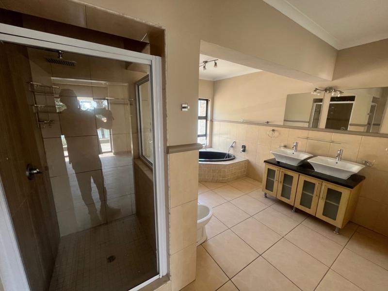 To Let 4 Bedroom Property for Rent in Waterkloof A H Gauteng