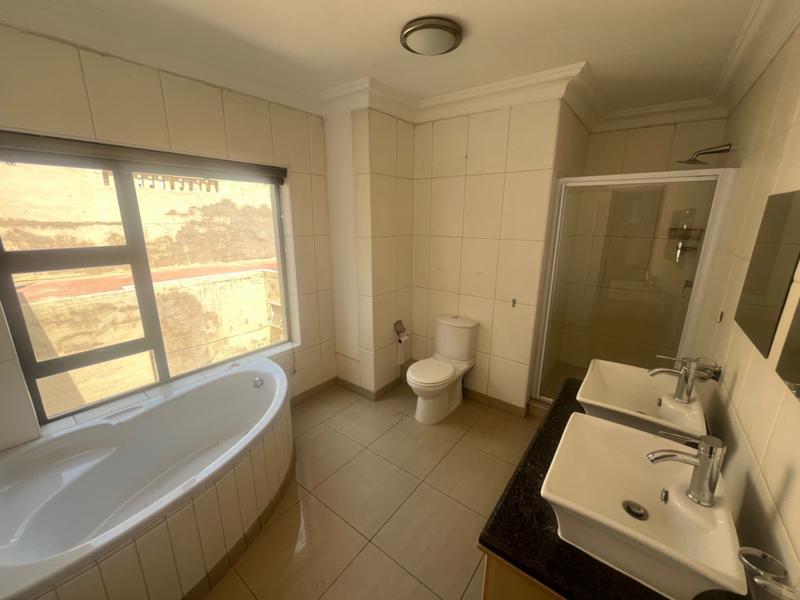 To Let 4 Bedroom Property for Rent in Waterkloof A H Gauteng