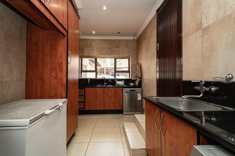 4 Bedroom Property for Sale in Glenvista Gauteng