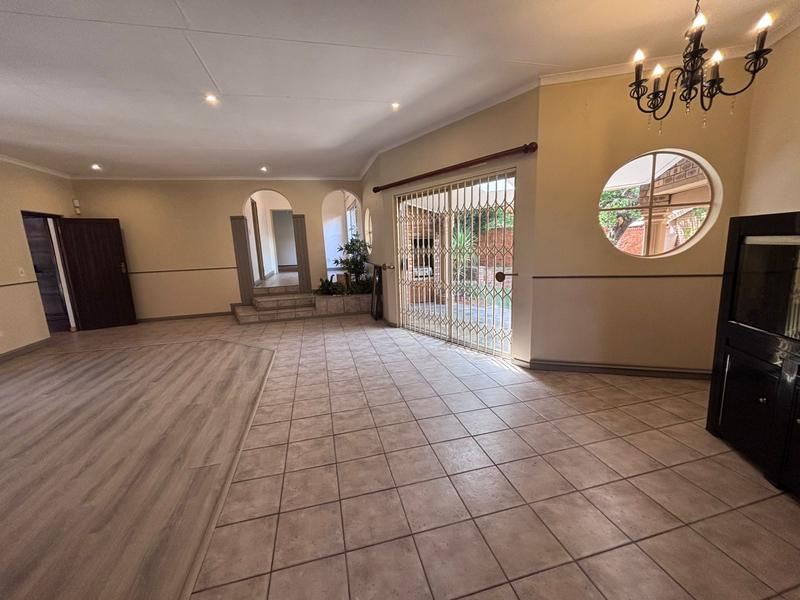 4 Bedroom Property for Sale in Florida Hills Gauteng