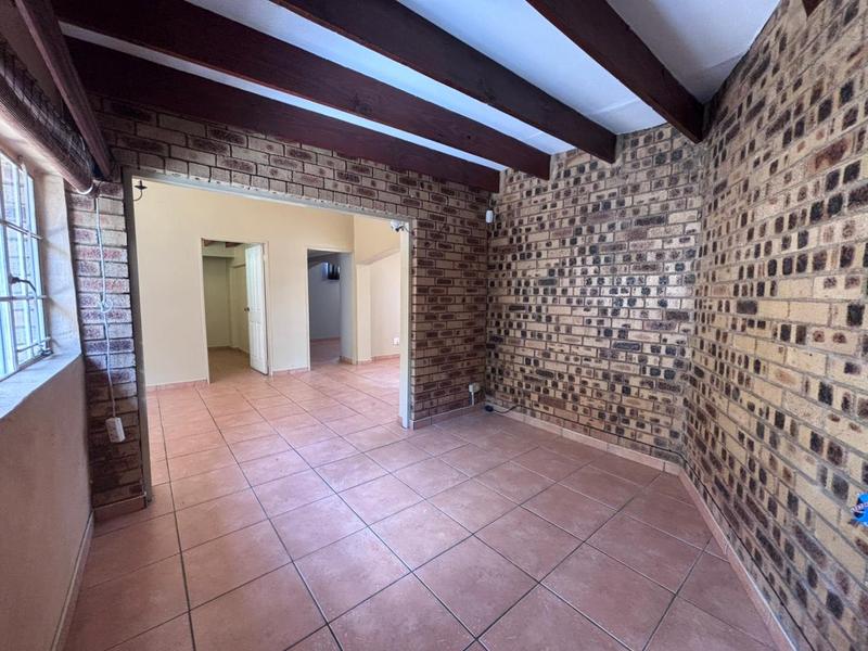 4 Bedroom Property for Sale in Florida Hills Gauteng