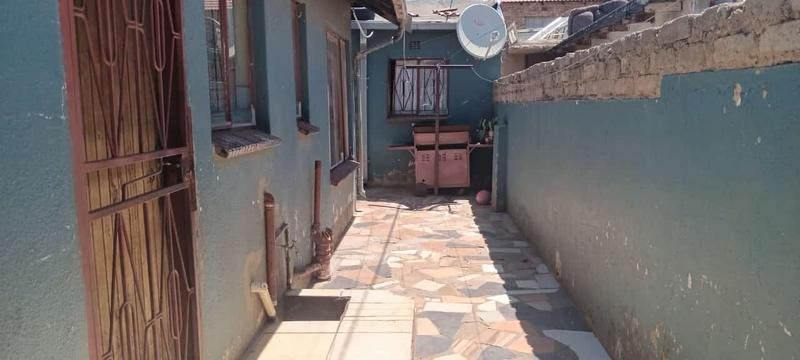 5 Bedroom Property for Sale in Tembisa Gauteng