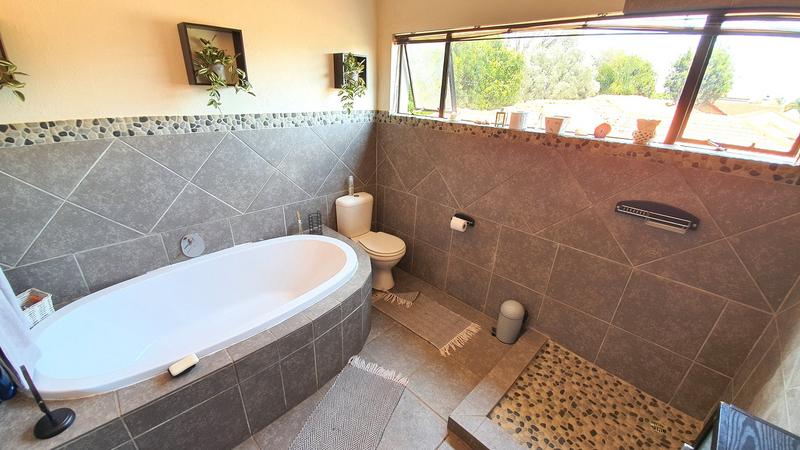 4 Bedroom Property for Sale in Doornpoort Gauteng