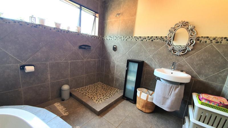 4 Bedroom Property for Sale in Doornpoort Gauteng